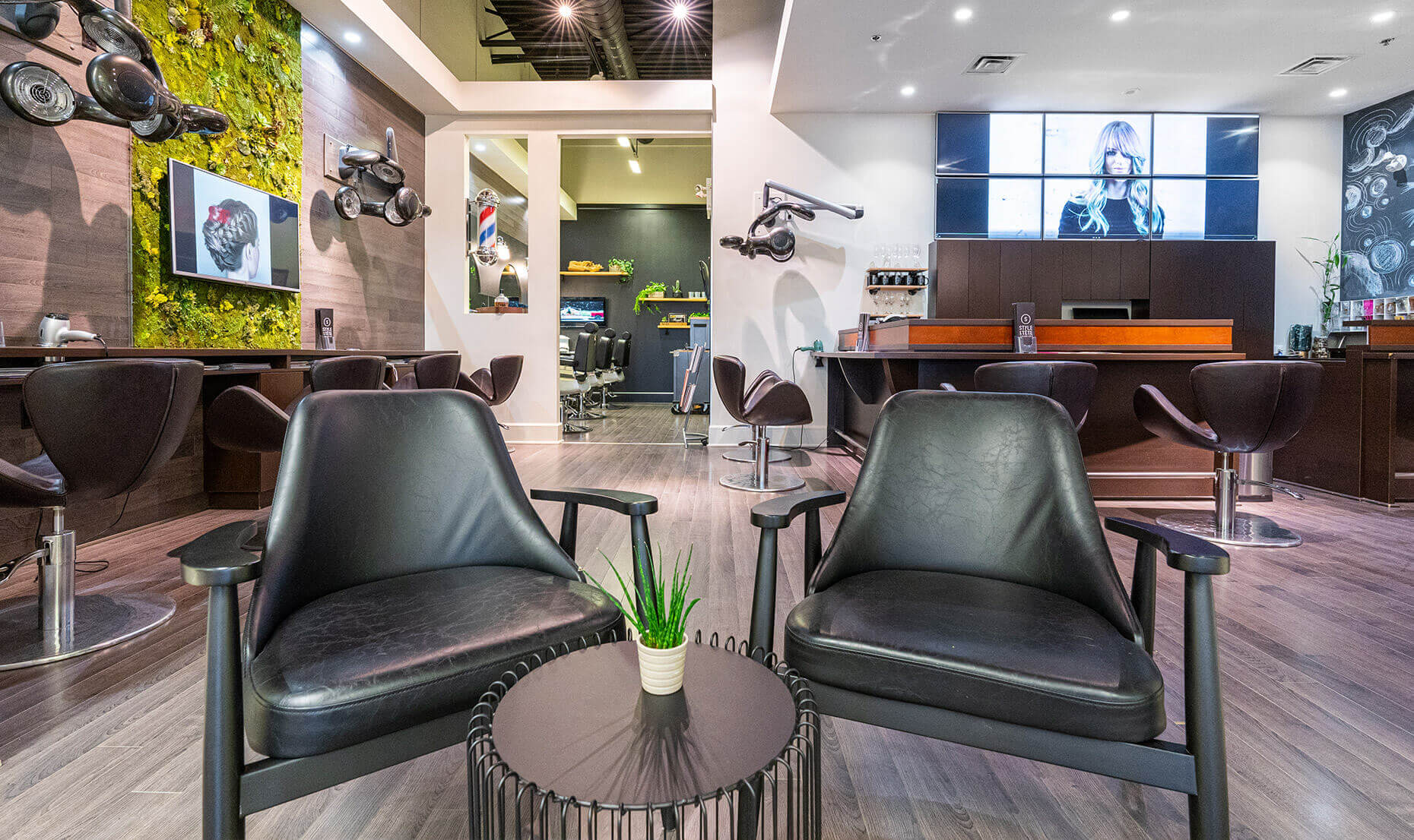 Barbershop | Waiting room | Beard, moustache and hair